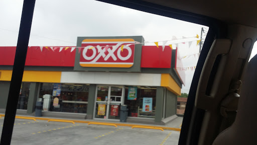 Oxxo, México 35 310, China, 67050 China, N.L., México, Supermercados o tiendas de ultramarinos | NL