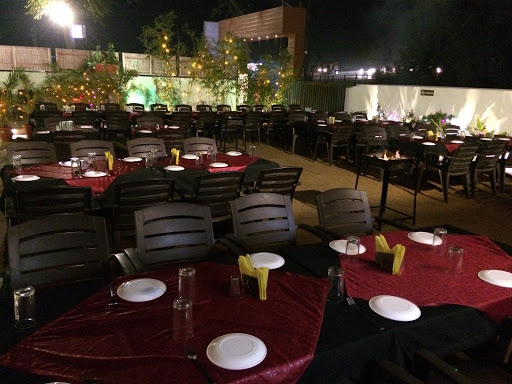 Lalji Garden Restro, Besides Shri Ganesh Temple, Geeta Nagar, Akola, Maharashtra, India, Restaurant, state MH