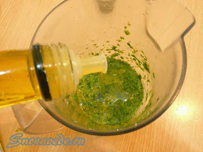 добавить масло в зеленый соус