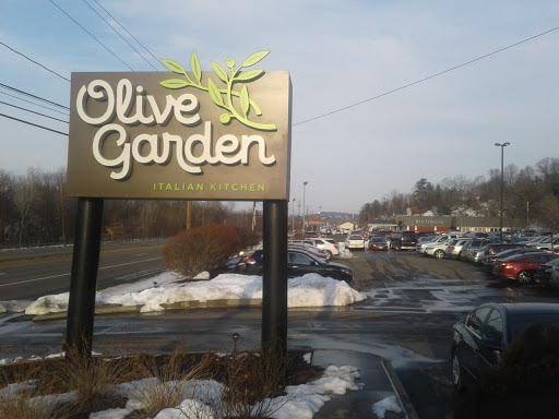 Italian Restaurant «Olive Garden», reviews and photos, 1112 Vestal Pkwy E, Vestal, NY 13850, USA