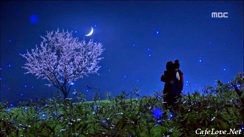 Hình ảnh đẹp đôi tình nhân lãng mạn trong đêm trăng Yêu nhau dưới trăng