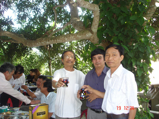 Chào mừng Ngày nhà giáo Việt Nam 20/11 2010 - Page 3 DSC00214