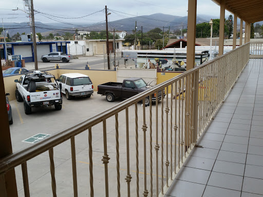 Motel Venegas, Calle Los Pinos 224, Ejido Chap, 22785 Ensenada, B.C., México, Alojamiento en interiores | BC