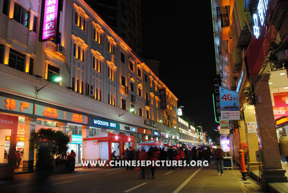 Zhongshan road Pedestrian Street Night Photo 7