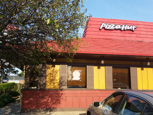 Pizza Restaurant «Pizza Hut», reviews and photos, 7721 Niagara Falls Blvd, Niagara Falls, NY 14304, USA
