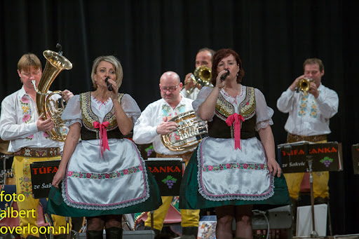 Blaaskapel Freunde Echo met Tufaranka Overloon 19-04-2014 (42).jpg