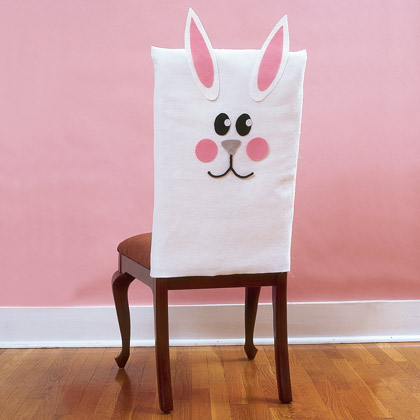 coelhos de pascoa variados Bunny-chair-covers-easter-craft-photo-420-FF1004CHAIRA03