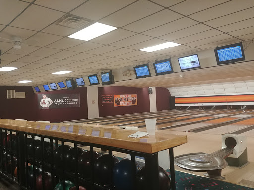 Bowling Alley «The Hardwoods Bowling and Banquet Center», reviews and photos, 1091 E Center St, Ithaca, MI 48847, USA