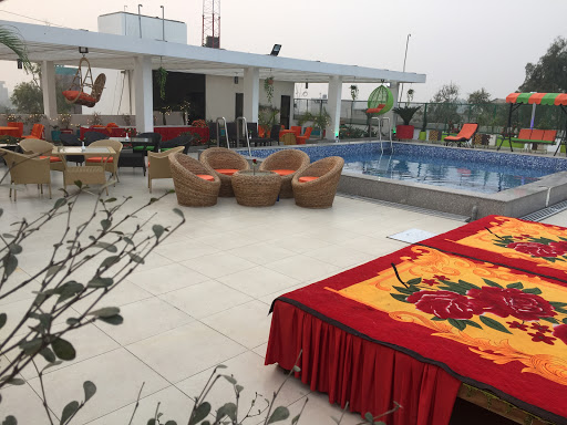Hotel KT Royal Sangrur, Nankiana chowk, Patiala Road, Sangrur, Punjab 148001, India, Indoor_accommodation, state PB