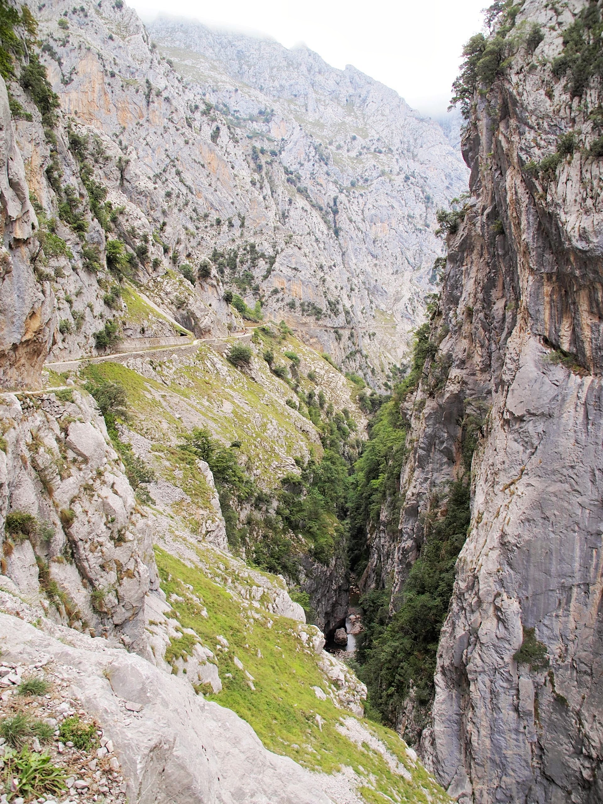The narrow trail of Cares Gorge, carved on the cliff side