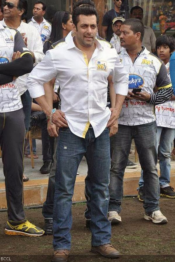 Bollywood hunk Salman Khan during the Celebrity Cricket League 2014, held at the DY Patil Stadium, in Mumbai, on January 25, 2014. (pic: Viral Bhayani)