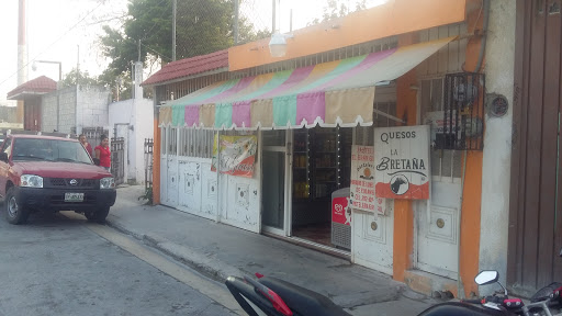 Pasteleria El Girasol, 24350, Calle 27 22, Zona Centro, Escárcega, Camp., México, Tienda de ultramarinos | CAMP