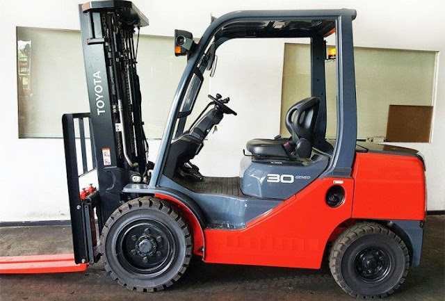 Xe nâng Toyota 3 tấn 62-8FD30 Xe nâng Toyota 3 tấn 62-8FD30