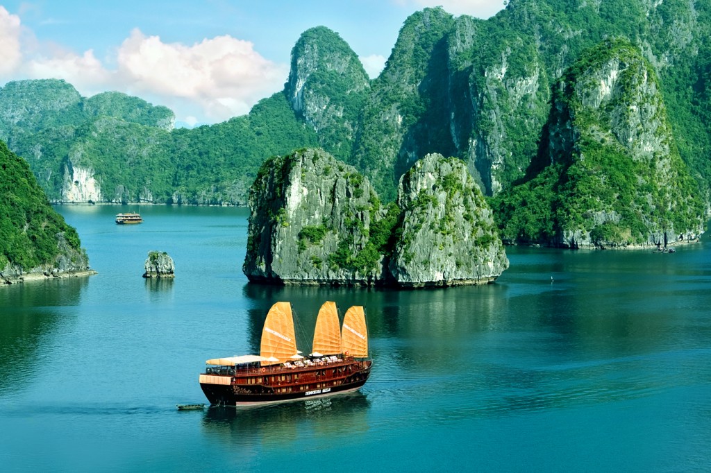 Bộ ảnh Vịnh Hạ Long tuyệt đẹp, khu du lịch nổi tiếng VN Tải ảnh Vịnh Hạ Long