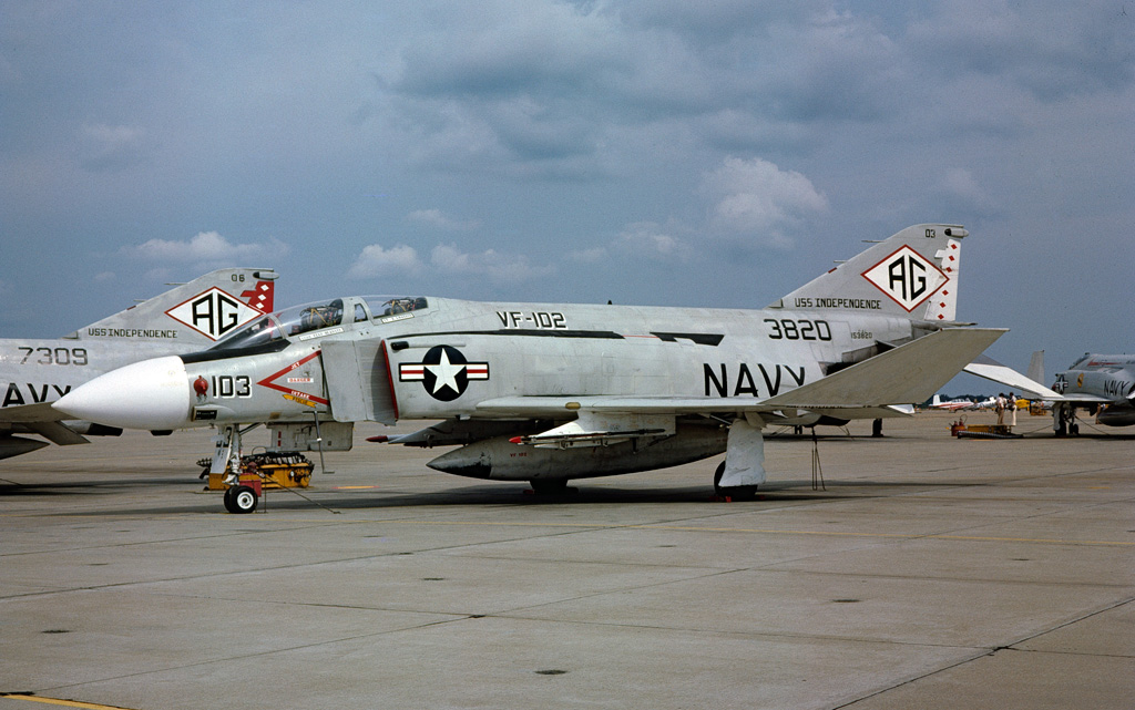 laeroplano: McDonnell F-4 Phantom II