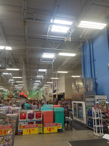 Grocery Store «H-E-B Grocery», reviews and photos, 925 10th St, Floresville, TX 78114, USA
