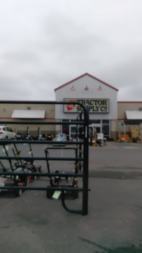 Home Improvement Store «Tractor Supply Co.», reviews and photos, 1051 Park St, Ogdensburg, NY 13669, USA