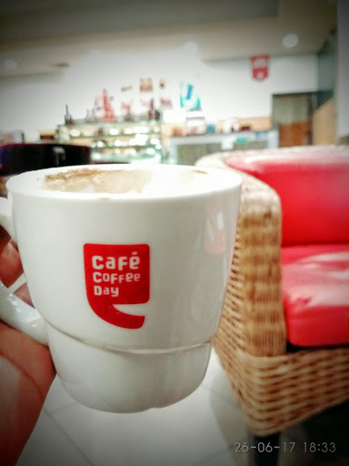 Café Coffee Day, 105, 1st Cross Road, Bimajyothi LIC Colony, Mahatma Gandhi Nagar, Basaveshwar Nagar, Bengaluru, Karnataka 560079, India, Cuban_Restaurant, state KA