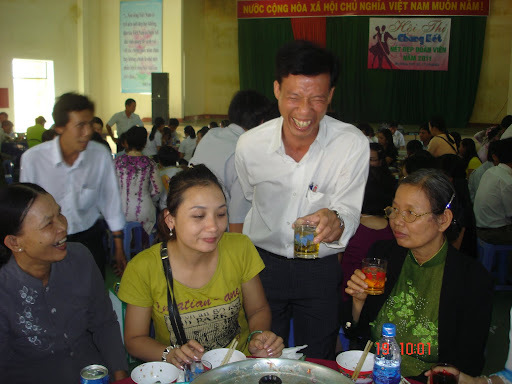 Chào mừng Ngày nhà giáo Việt Nam 20/11 2010 - Page 3 DSC00163