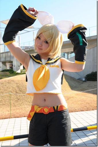 vocaloid 2 cosplay - kagamine rin from japan winter comiket 2010