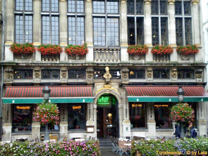 Le Roi Espagne alberga un famoso café, Bruselas