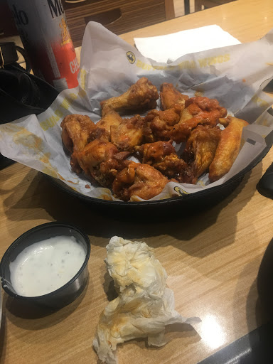 Chicken Wings Restaurant «Buffalo Wild Wings», reviews and photos, 10033 Whittwood Dr, Whittier, CA 90603, USA