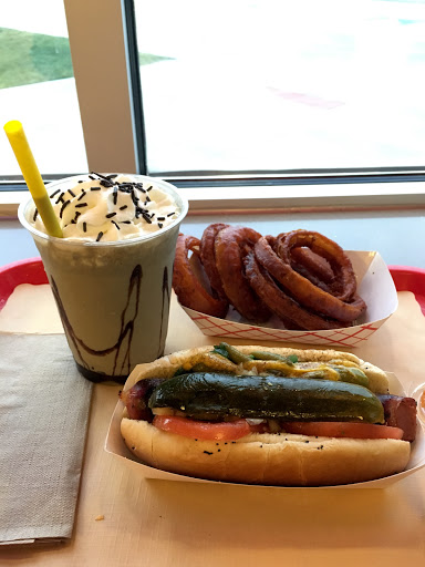 Hot Dog Restaurant «Retro Dog», reviews and photos, 350 E Steels Corners Rd, Cuyahoga Falls, OH 44224, USA