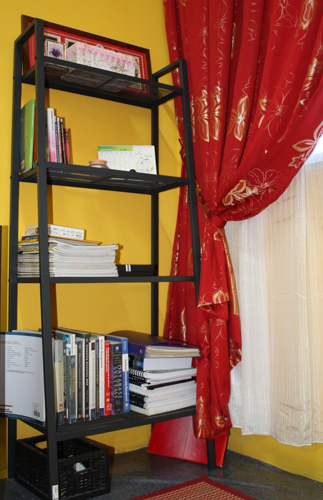 Saufee Fadhillah Tiada Niat Promote Ikea Rak Ni Murah Jugak Tah Lebih Kurang Rm60 Hengget Je Rasanya Tapi Best Sungguh Kebal Buku Teks Berat Dan Tebal Langsung Tak Terjejas