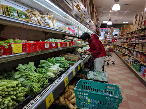 Asian Grocery Store «Asian Supermarket Golden Village New York Connecticut», reviews and photos, 365 Central Park Ave, Scarsdale, NY 10583, USA