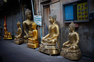 Fabrique de Bouddha autour de Wat Suthat