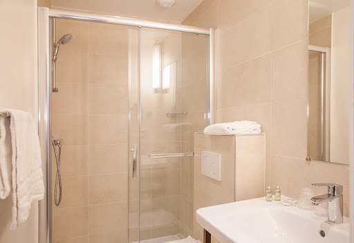 Comfort Hotel Sixteen
