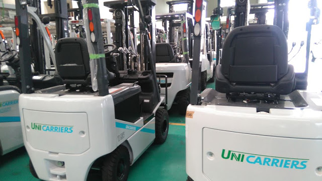Nissan battery forklift by Unicarriers