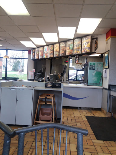 Mexican Restaurant «Taco Bell», reviews and photos, 10710 Main St, Richmond, IL 60071, USA