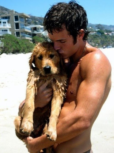 guys pets 0 Afternoon eye candy: Guys with animals! (25 photos)
