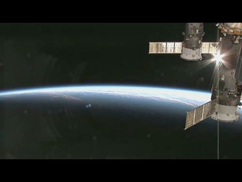 Ufo News Blinking Ufo Descending To Earth Caught On Iss Hd Camera
