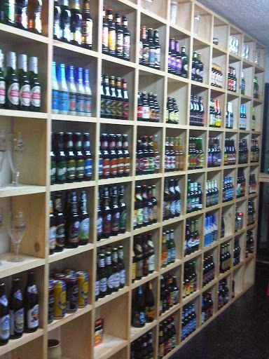 The Beer Company León, Blvd. Campestre 807 Local 2, Jardines del Moral, 37060 León, Gto., México, Tienda de cerveza | GTO
