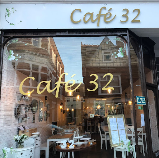 Café 32 Eastbourne logo