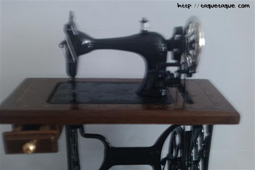 Máquina de coser escala 1:12