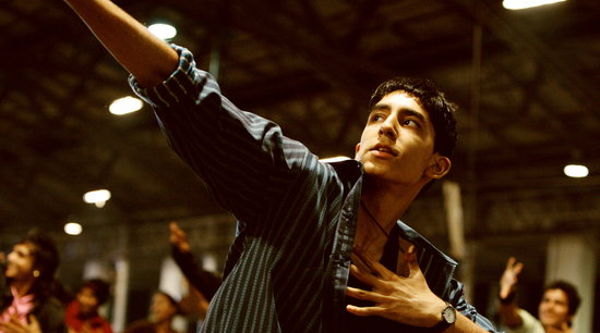 slumdog-millionaire-dev-patel-dancing.jpg