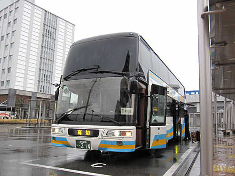 JR四国バス「ドリーム高知号」・214 高知駅BT到着