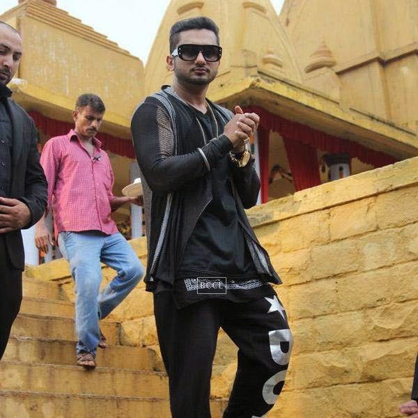 Yo Yo Honey Singh spotted at the promo shoot of his new show India's Raw Star at film city Mandir. (Pic: Viral Bhayani)
