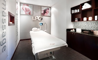 Photos of Tips & Toes Hili Mall
