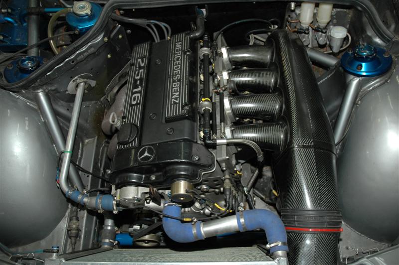 (W201): 190E 16v Cosworth - A Garagem dos sonhos DSC_5459