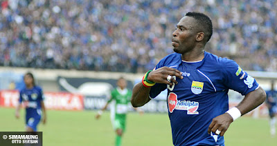 Moses Sakyi Persib Bandung