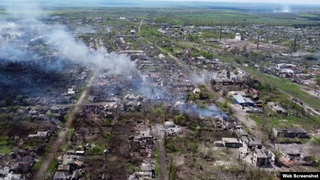 Місто Попасна в Луганській області після тривалих ударів російських військ, квітень 2022 року