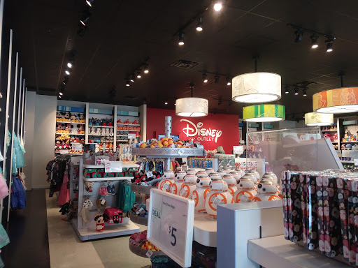Disney Store, 681 Leavesley Rd, Gilroy, CA 95020, USA, 