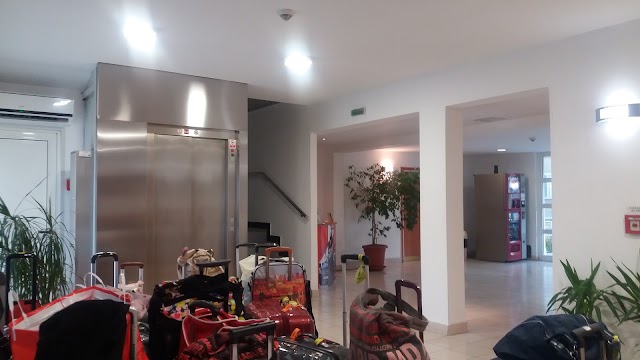 Dujam Hotel