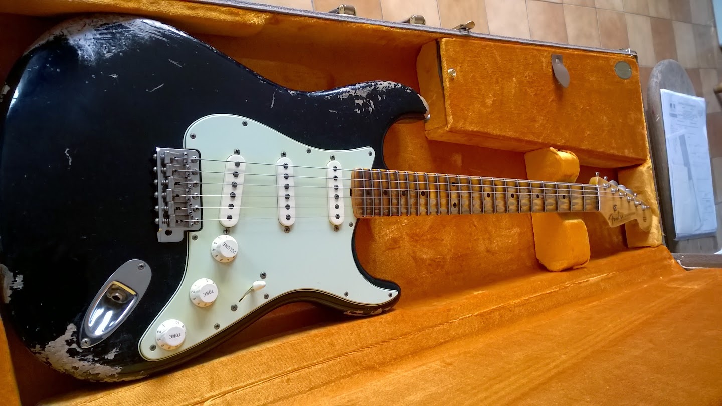Fender Stratocaster CS Michael Landau - Black WP_20150403_013