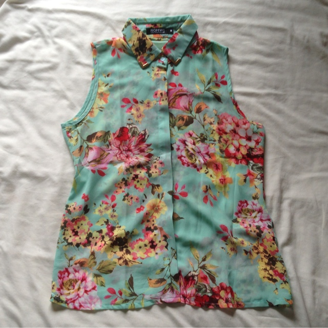 Romwe Floral Blouse with Metal Collar Tips