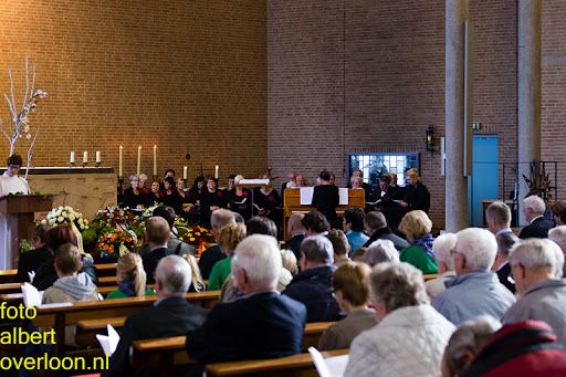herdenkingsdienst en een stille tocht naar het Engelse kerkhof 12-10-2014 (20).jpg